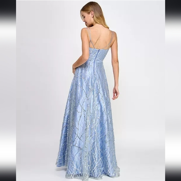 NWT TLC Say Yes Juniors Strappy Sequin-Embellished Gown in Silver/Blue Sz 1/2 - Picture 2 of 13